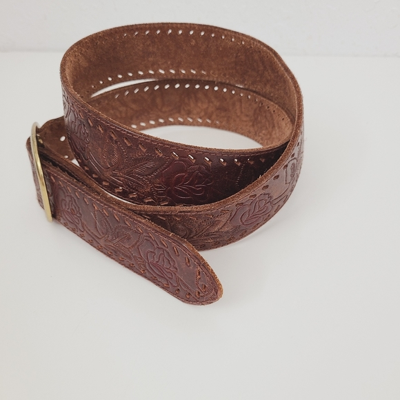 Aeropostale L Brown Leather Floral Embossed Belt - Picture 9 of 10